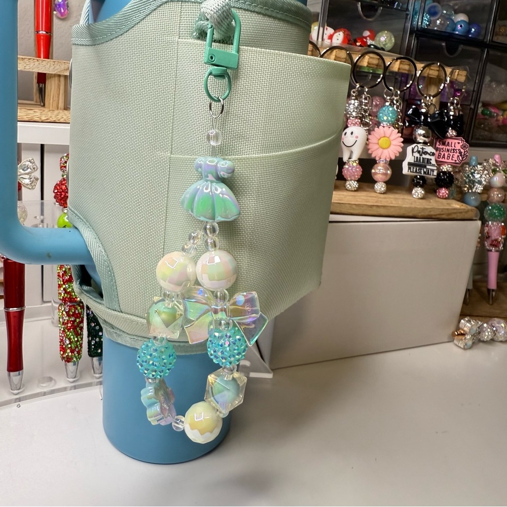 HANDMADE Turquoise Iridescent Beaded Stretch Bracelet charm for Bag/Cup.✨